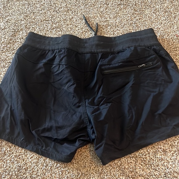 The north face shorts - Picture 4 of 6
